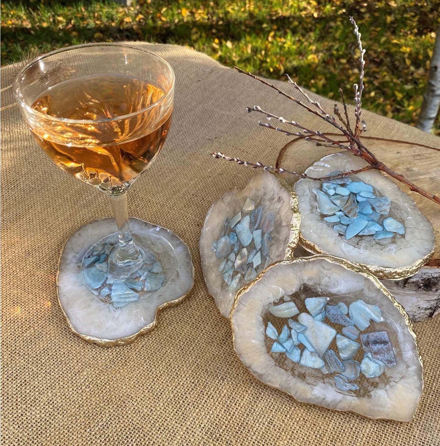 Smukke glasbrikker/coasters med indlæg af strand skaller mm..