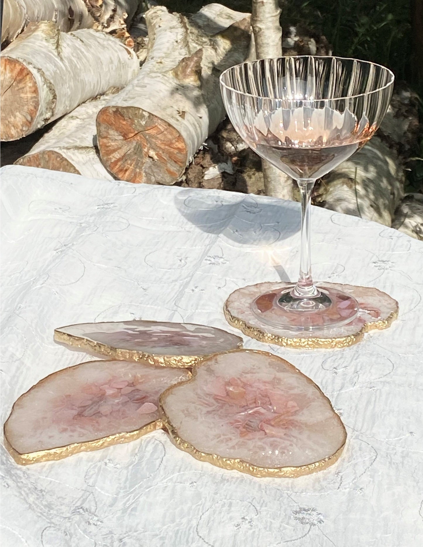 Smukke glasbrikker/coasters med indlæg af strand skaller mm..