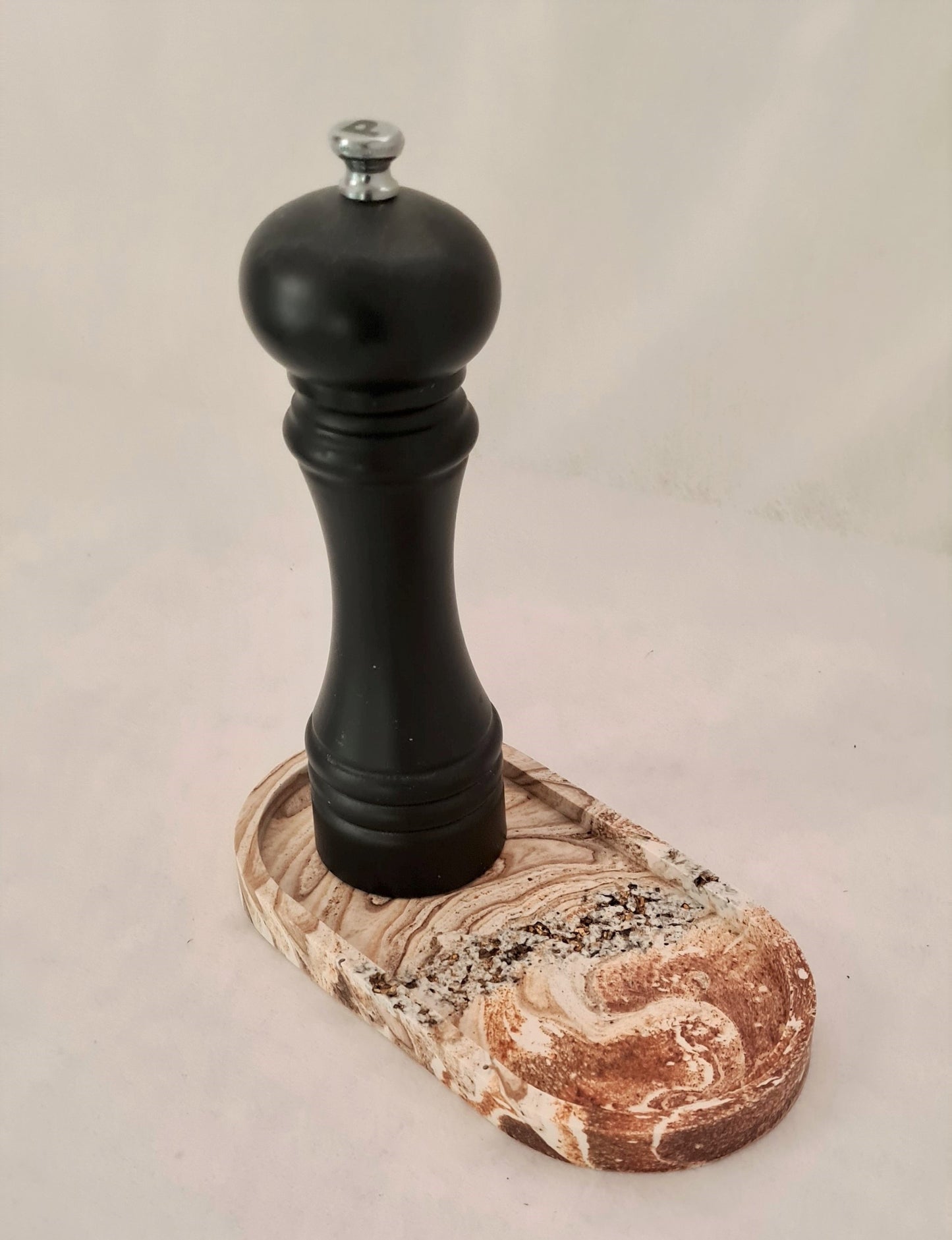 Bakke med metal effekter 18 x 10 cm
